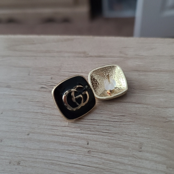 Stud earrings - Picture 2 of 2